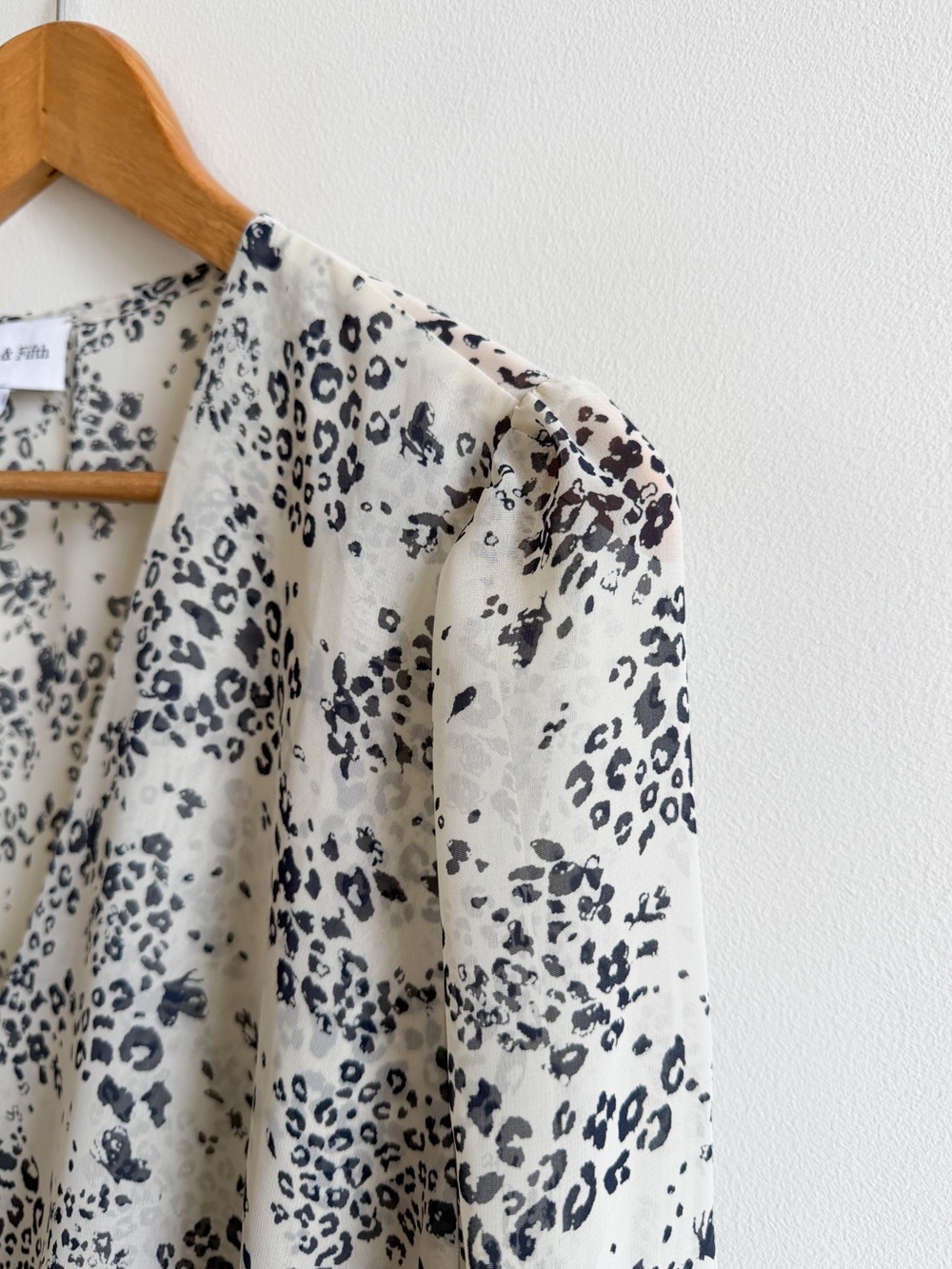 PARK & FIFTH • Melrose Top in Animal Print - Picture 5 of 13